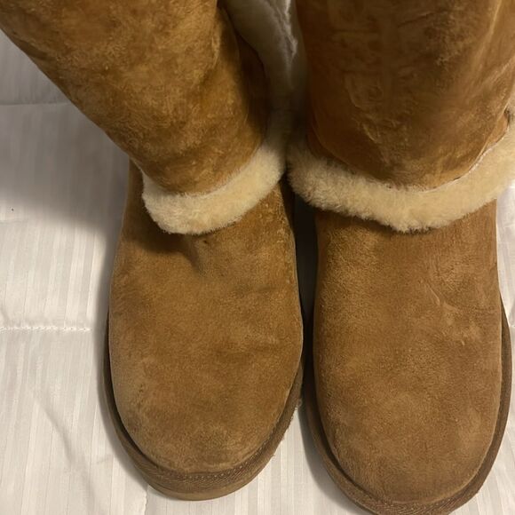 UGG chestnut leather suede with fur accents and metal back plate size 8 - Picture 15 of 16